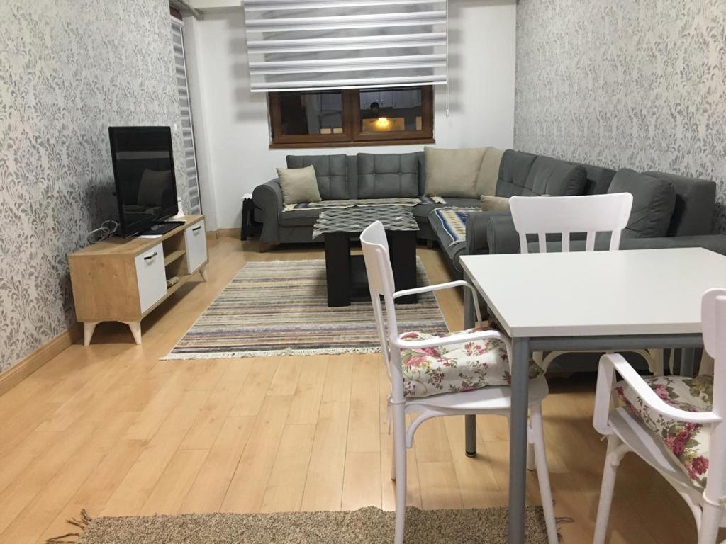 Two Rooms And Kitchen, Bathroom With Balcony Apartment 스코페 외부 사진