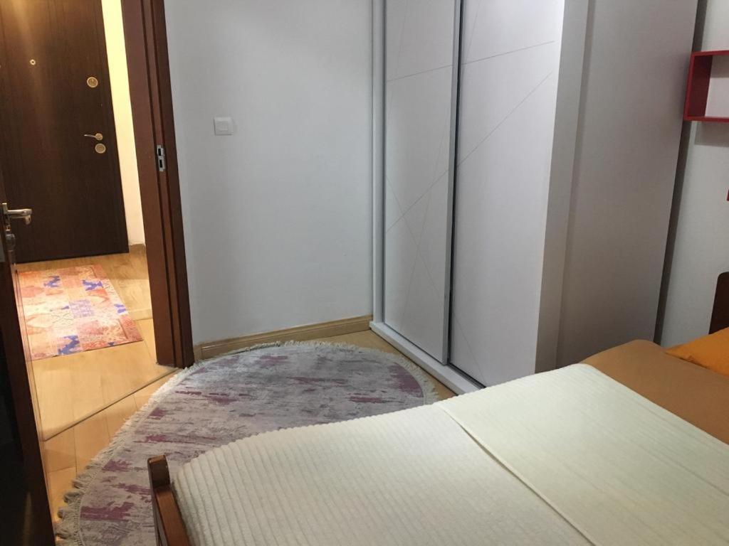 Two Rooms And Kitchen, Bathroom With Balcony Apartment 스코페 외부 사진