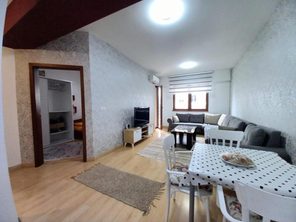 Two Rooms And Kitchen, Bathroom With Balcony Apartment 스코페 외부 사진